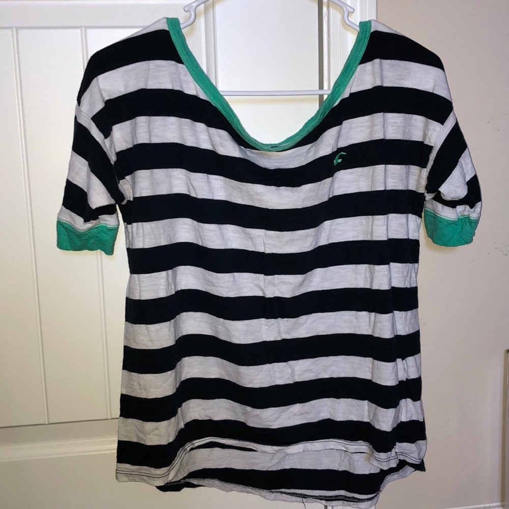 U- neck Hollister shirt